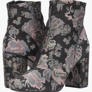 Rare KENNETH COLE REACTION Time4 Fun Twist Top Floral Brocade Ankle Sock Boots 8